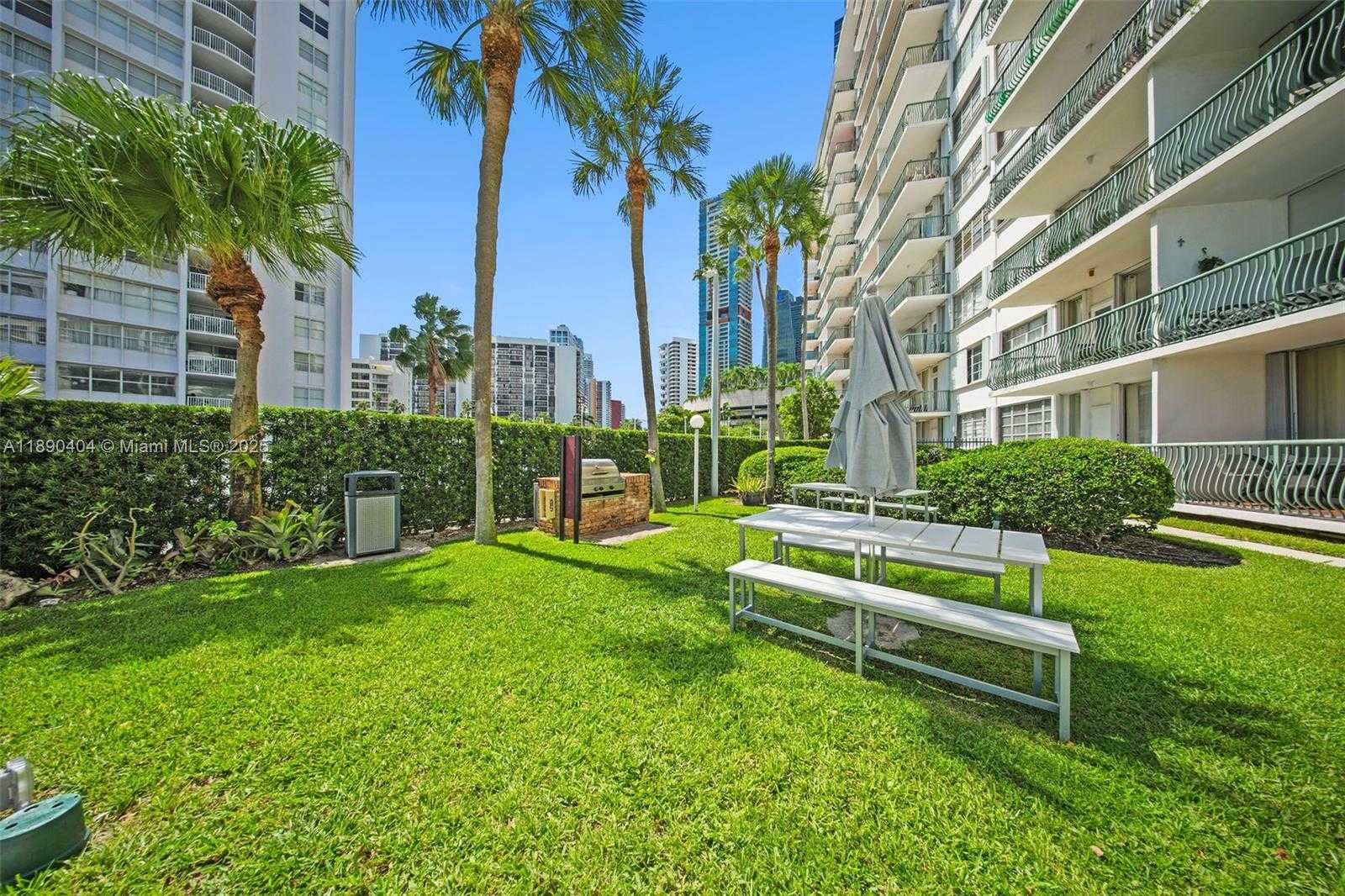 Small Image of 1408 BRICKELL BAY DR #418, Miami Number 18