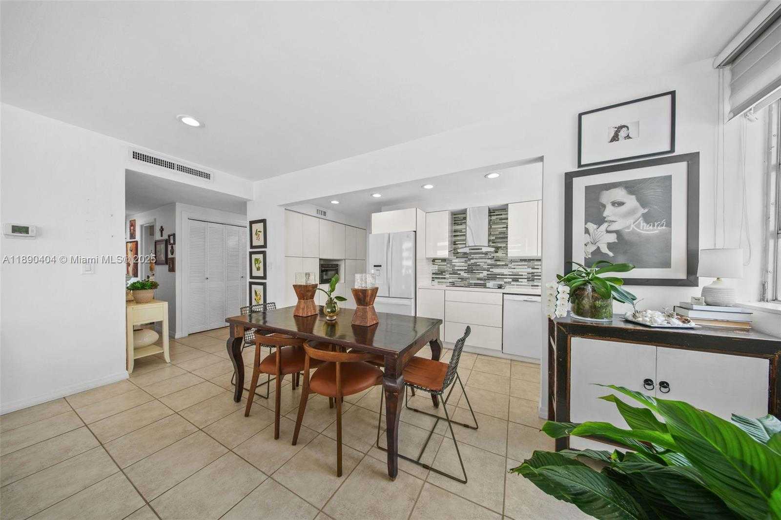 Small Image of 1408 BRICKELL BAY DR #418, Miami Number 7