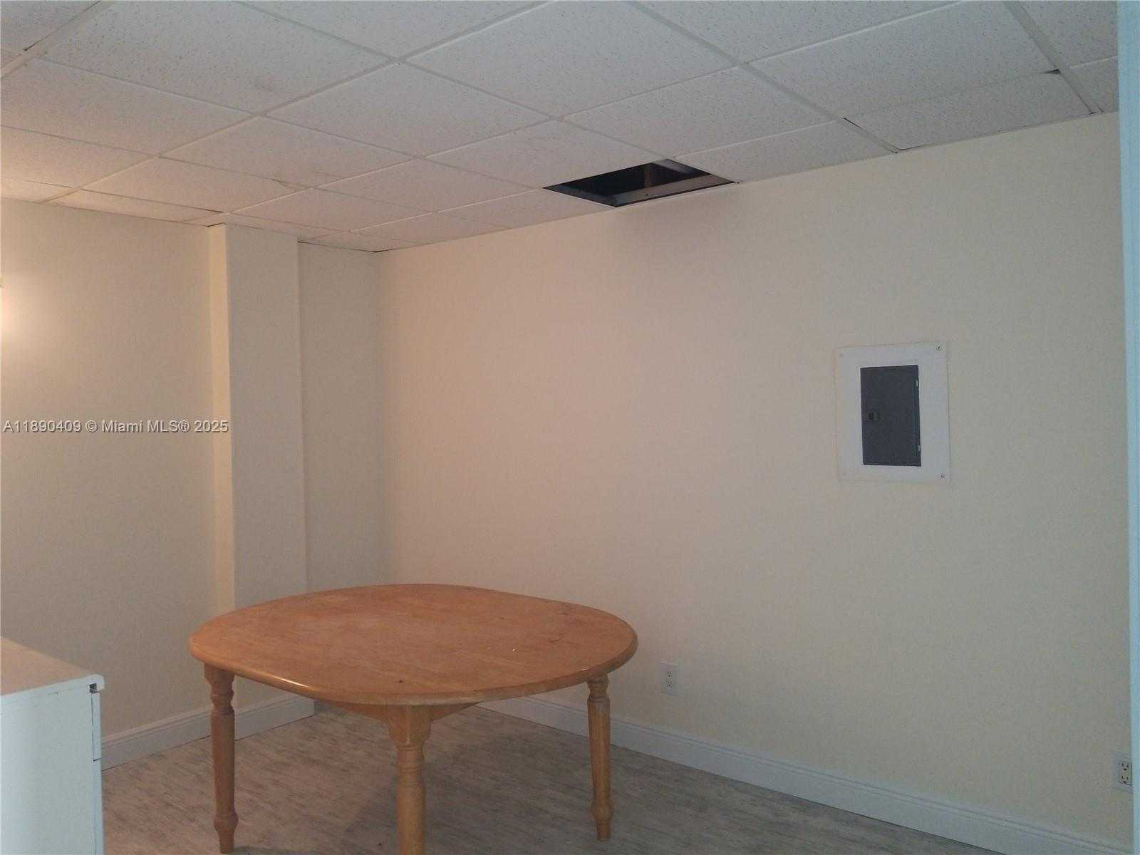 Small Image of 31043 AVENUE C, Big Pine Number 11