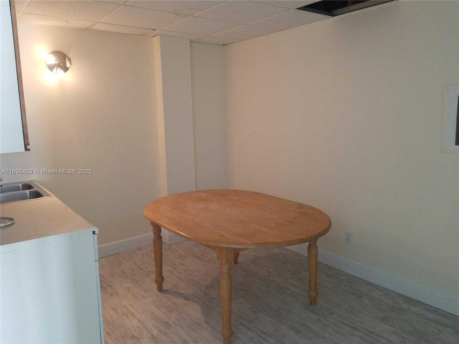 Small Image of 31043 AVENUE C, Big Pine Number 12