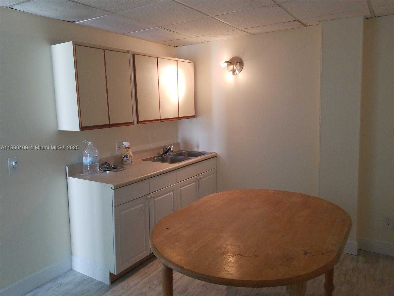 Small Image of 31043 AVENUE C, Big Pine Number 13
