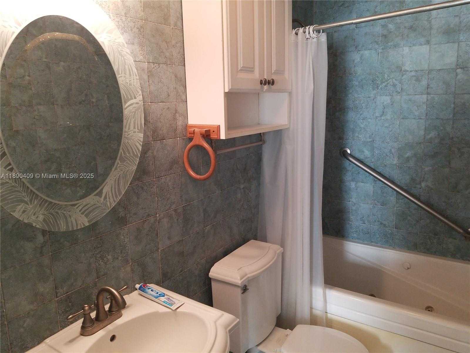 Small Image of 31043 AVENUE C, Big Pine Number 18