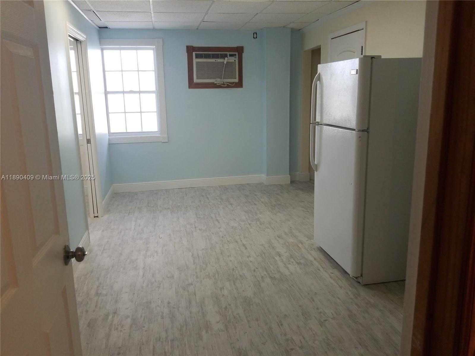 Small Image of 31043 AVENUE C, Big Pine Number 22