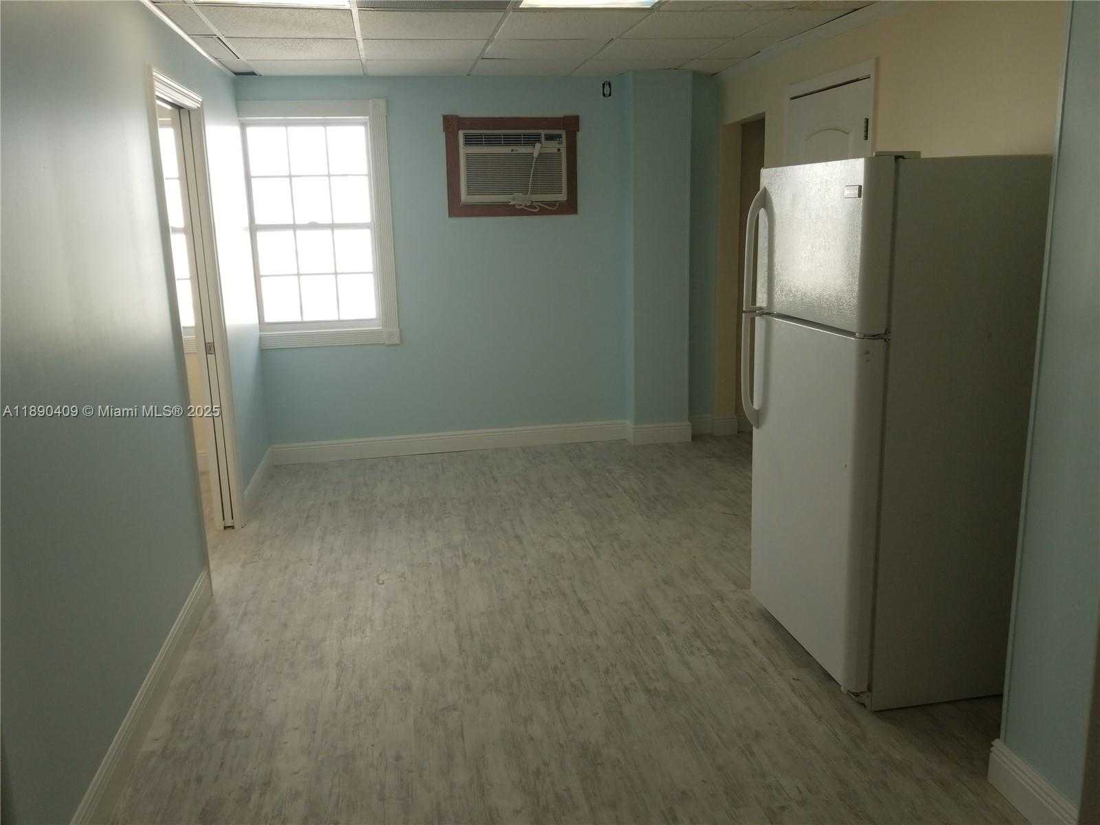 Small Image of 31043 AVENUE C, Big Pine Number 23