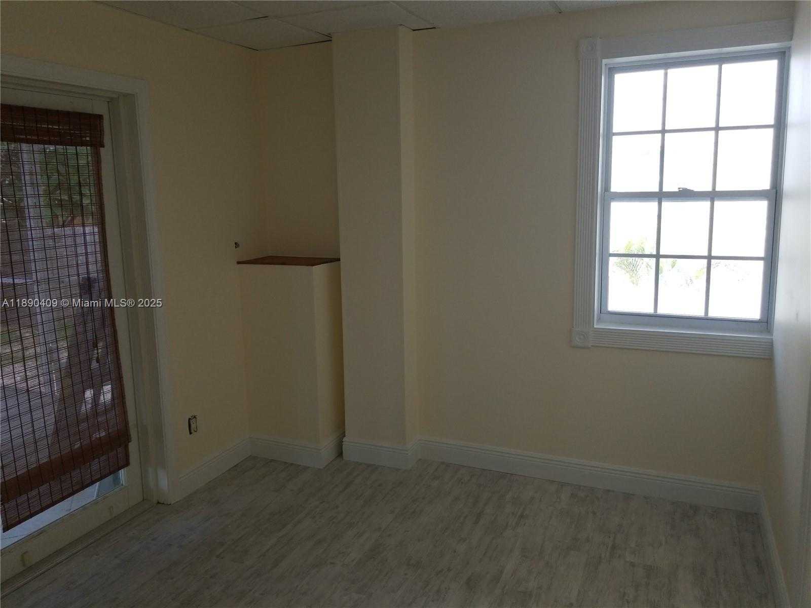 Small Image of 31043 AVENUE C, Big Pine Number 28