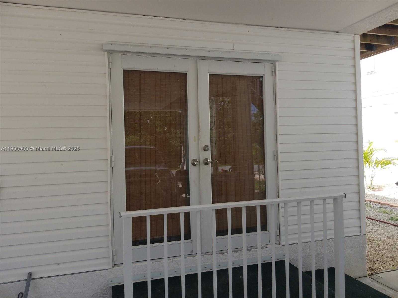 Small Image of 31043 AVENUE C, Big Pine Number 3