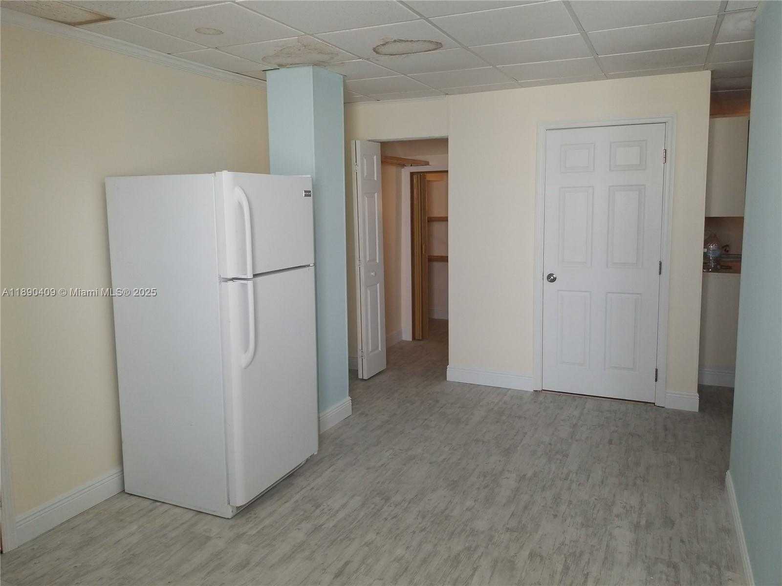Small Image of 31043 AVENUE C, Big Pine Number 6