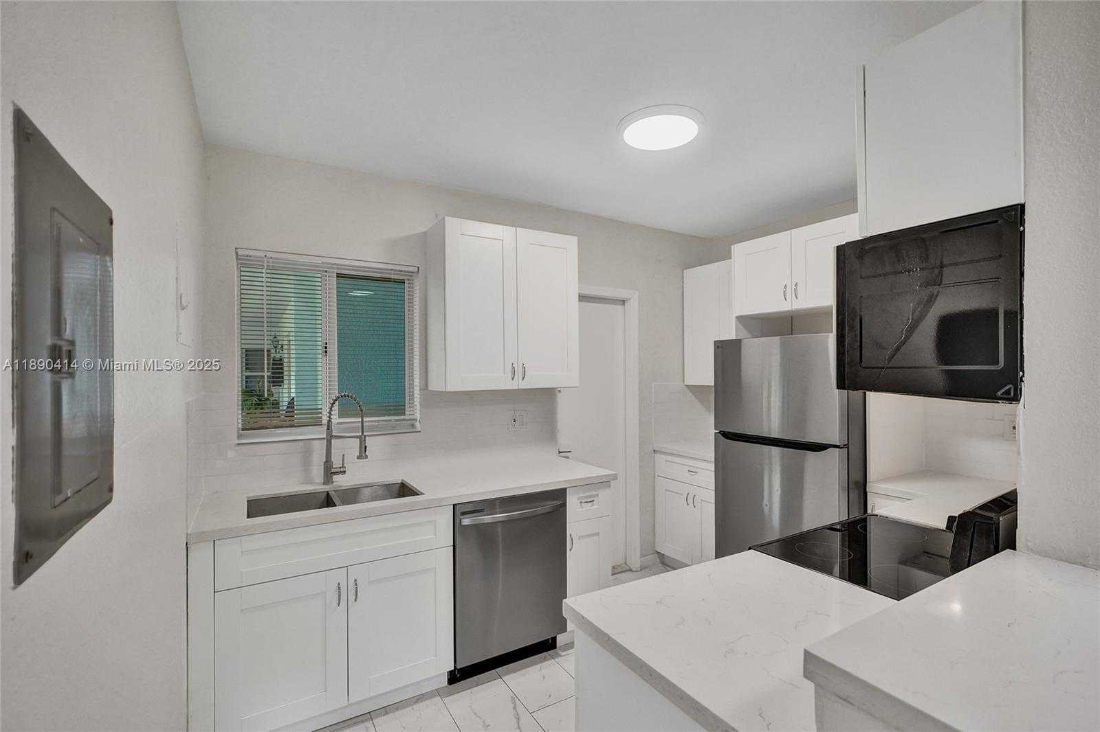 Small Image of 1945 CALAIS DR #9, Miami Beach Number 20