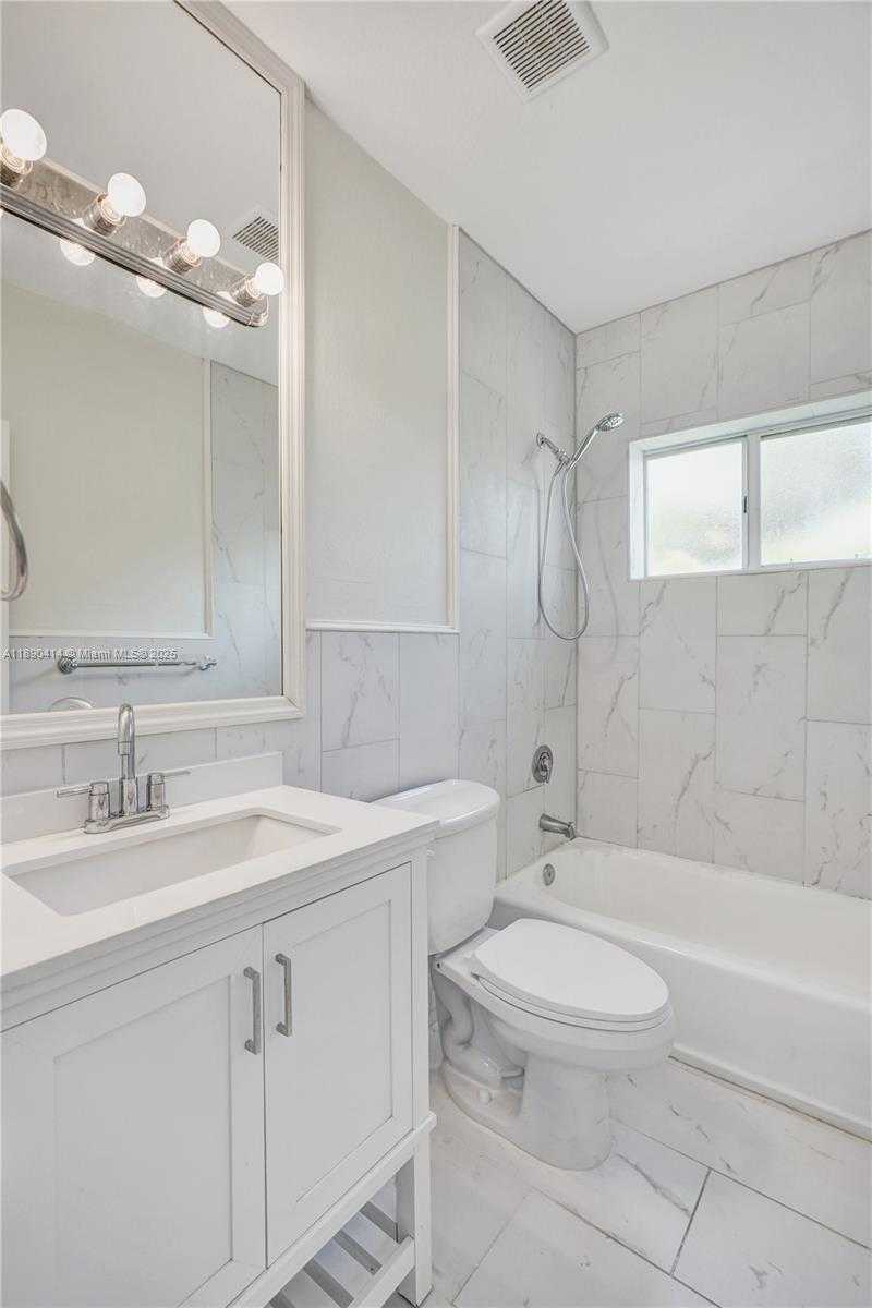 Small Image of 1945 CALAIS DR #9, Miami Beach Number 25