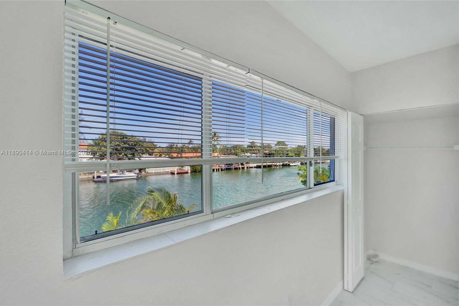 Small Image of 1945 CALAIS DR #9, Miami Beach Number 32