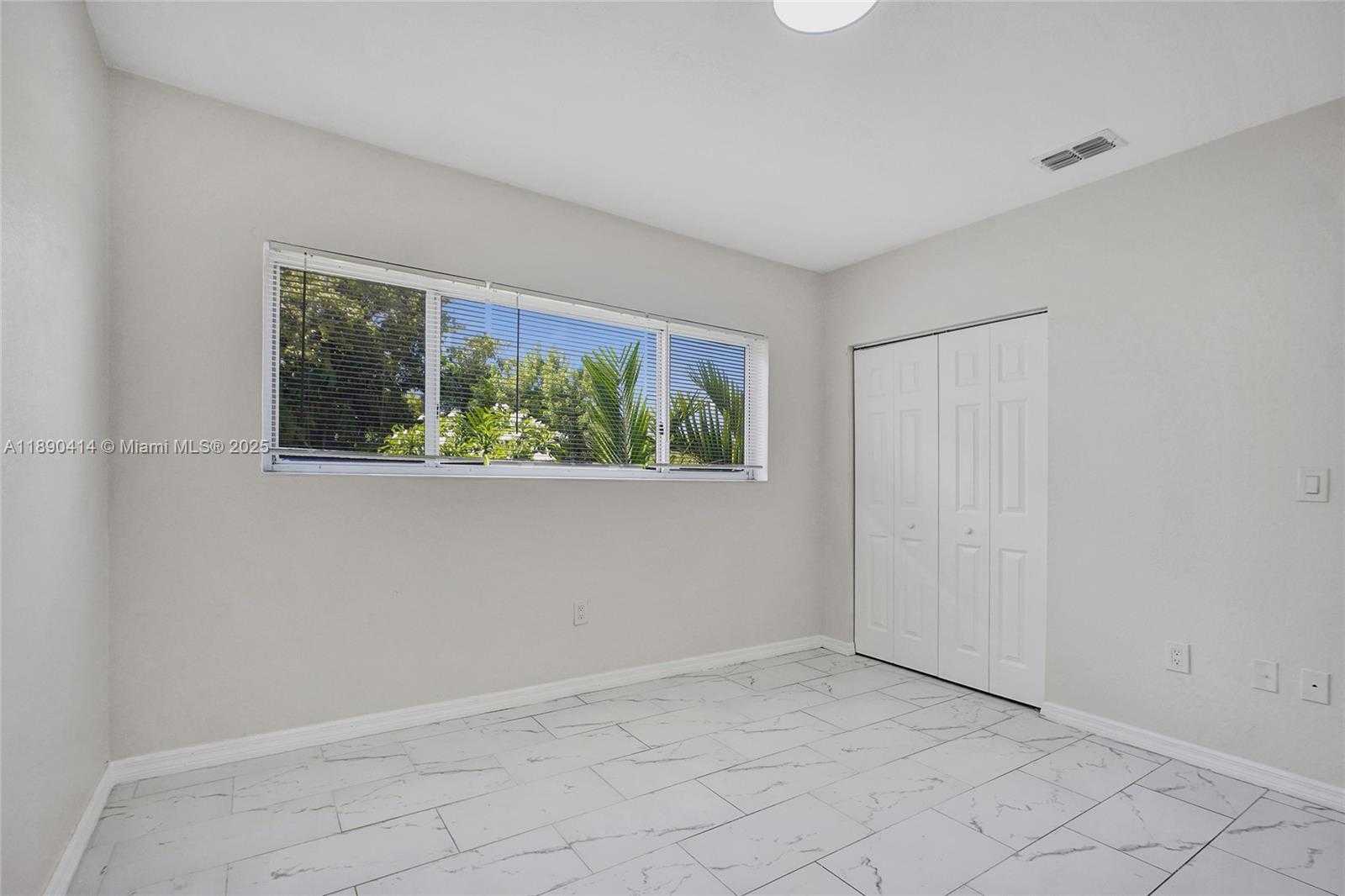 Small Image of 1945 CALAIS DR #9, Miami Beach Number 36