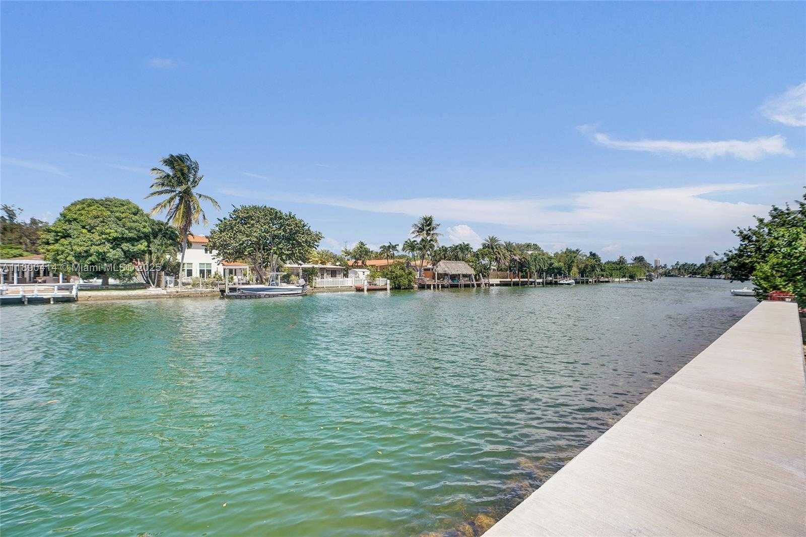 Small Image of 1945 CALAIS DR #9, Miami Beach Number 4