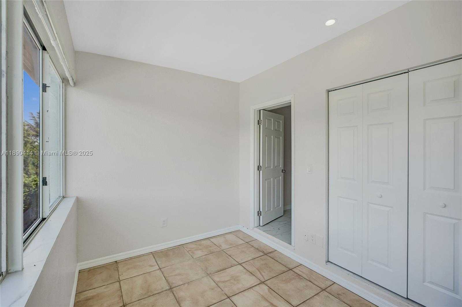 Small Image of 1945 CALAIS DR #9, Miami Beach Number 40