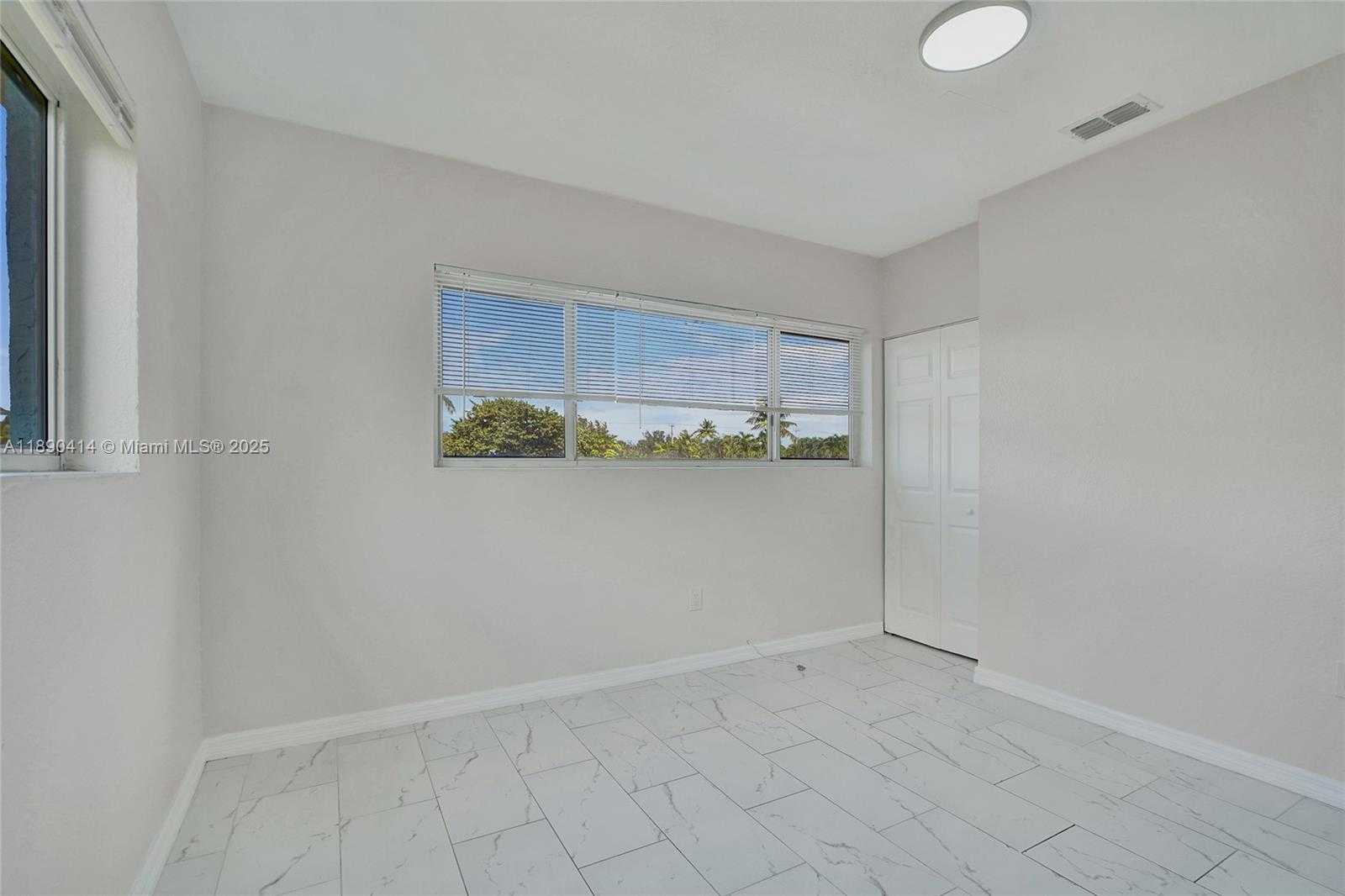Small Image of 1945 CALAIS DR #9, Miami Beach Number 45