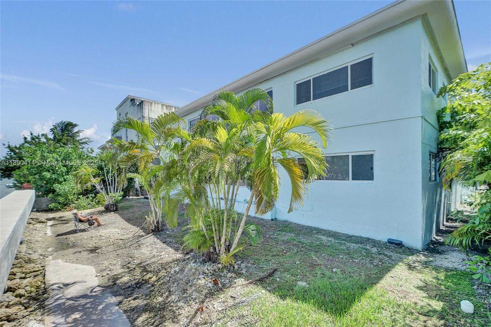 Small Image of 1945 CALAIS DR #9, Miami Beach Number 48