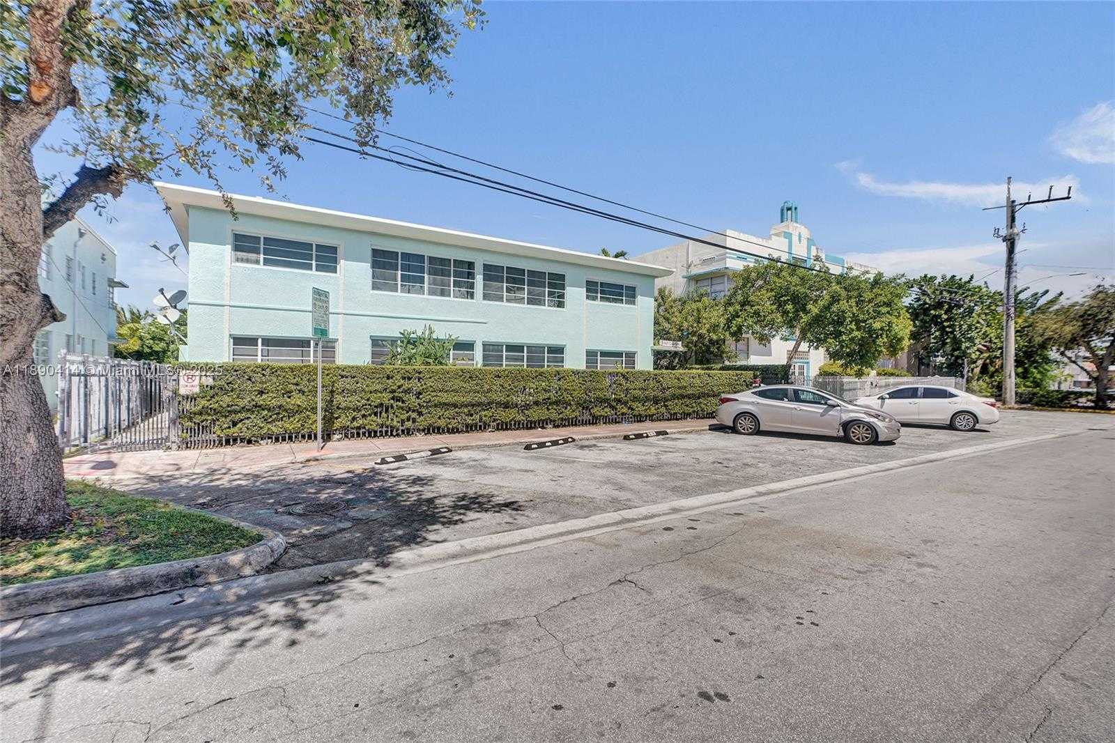 Small Image of 1945 CALAIS DR #9, Miami Beach Number 7