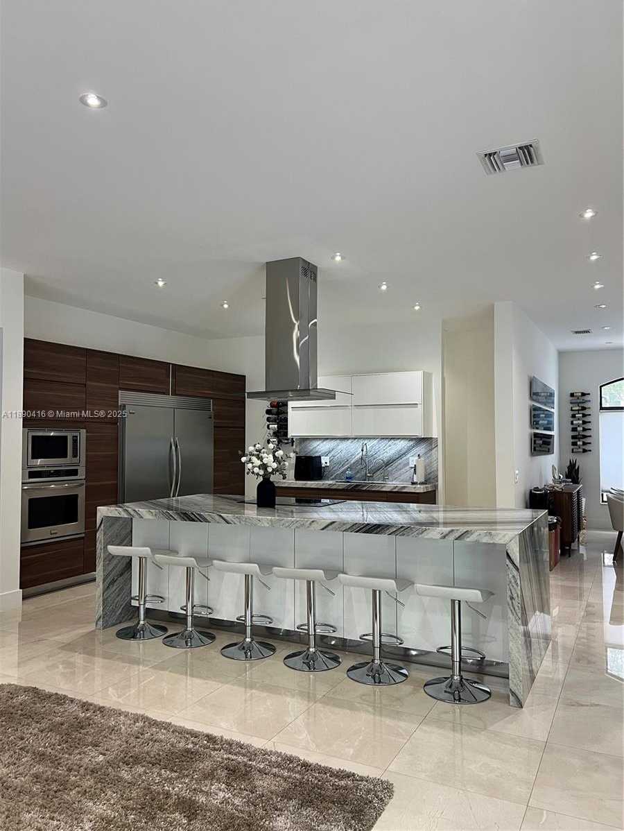 Small Image of 16326 NORTH MARIPOSA CIR N, Pembroke Pines Number 2
