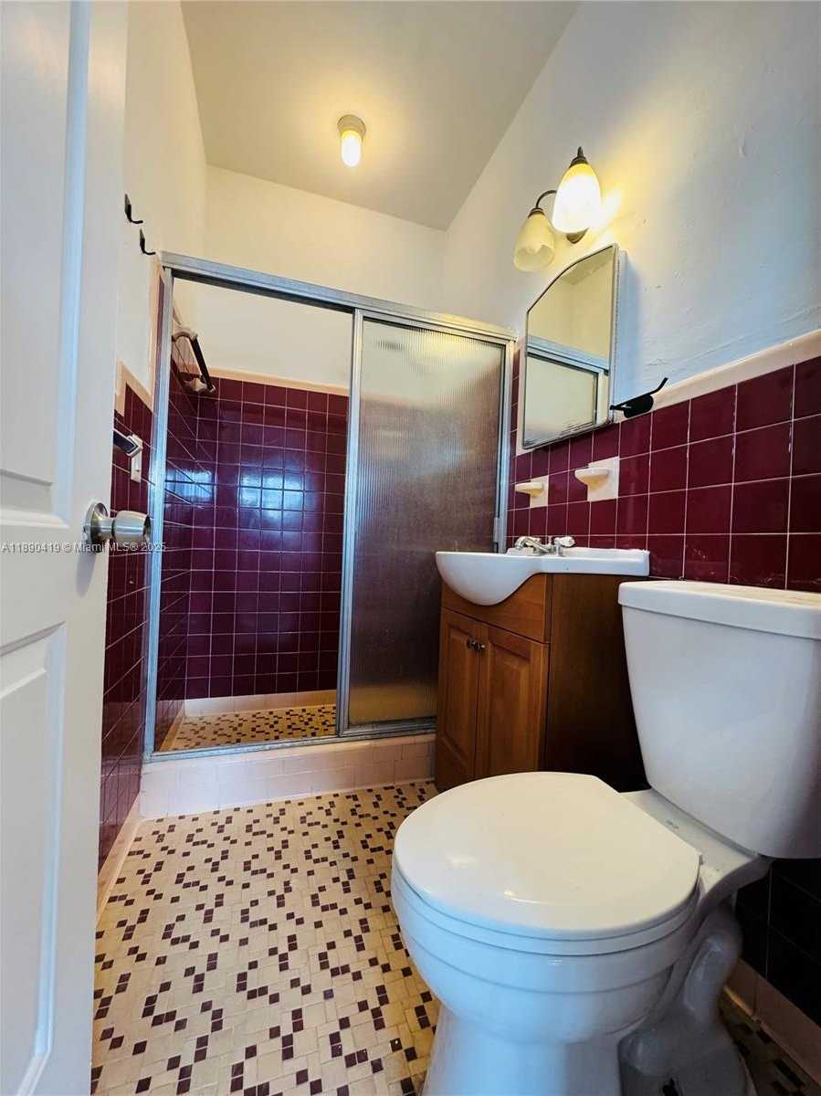Small Image of 1905 CALAIS DR #5, Miami Beach Number 6