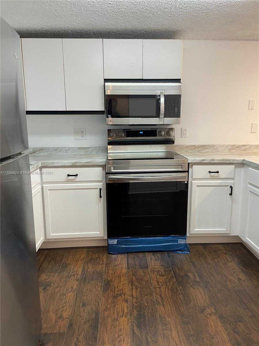 Small Image of 5650 WEST 26TH CT #207, Hialeah Number 4