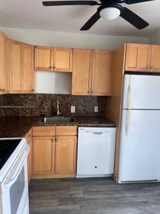 Small Image of 3475 NORTH COUNTRY CLUB DR #204, Aventura Number 19