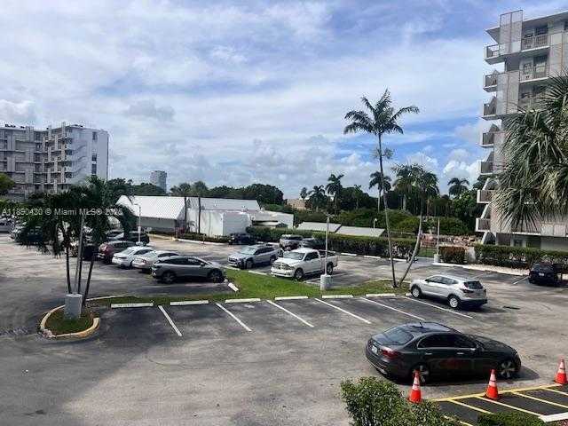 Small Image of 3475 NORTH COUNTRY CLUB DR #204, Aventura Number 2