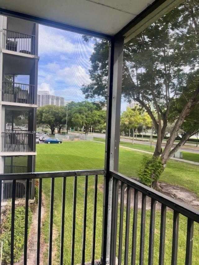 Small Image of 3475 NORTH COUNTRY CLUB DR #204, Aventura Number 4