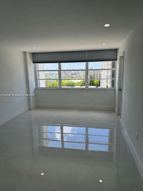 Small Image of 18021 BISCAYNE BLVD #1404, Aventura Number 25