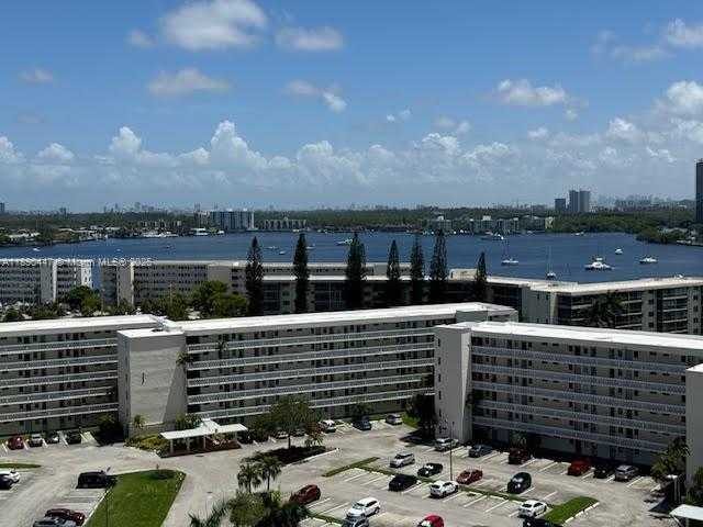 Small Image of 18021 BISCAYNE BLVD #1404, Aventura Number 30
