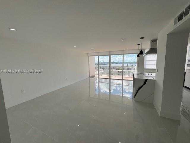Small Image of 18021 BISCAYNE BLVD #1404, Aventura Number 5