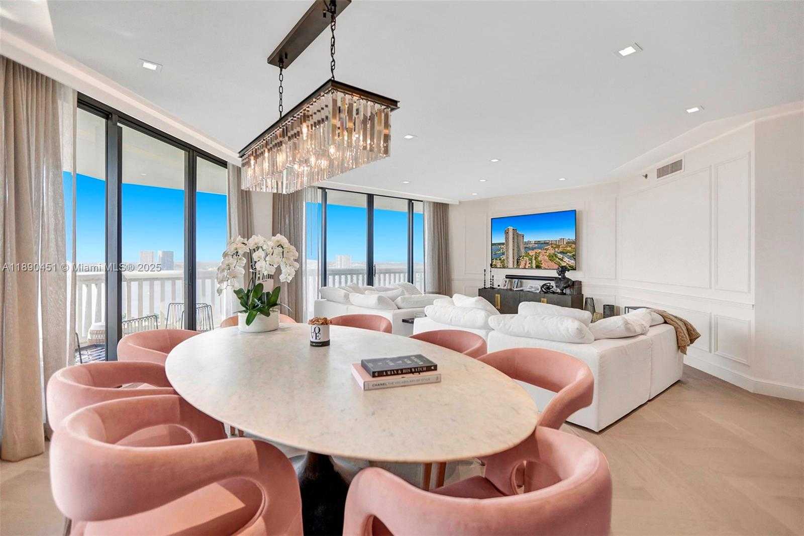 Small Image of 2000 ISLAND BLVD #2207, Aventura Number 26