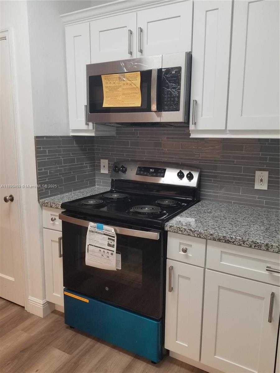 Small Image of 1415 SOUTH WEST 17TH TER #N/A, Miami Number 26