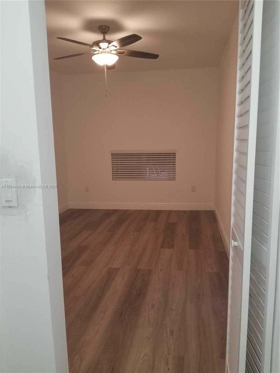 Small Image of 1415 SOUTH WEST 17TH TER #N/A, Miami Number 5