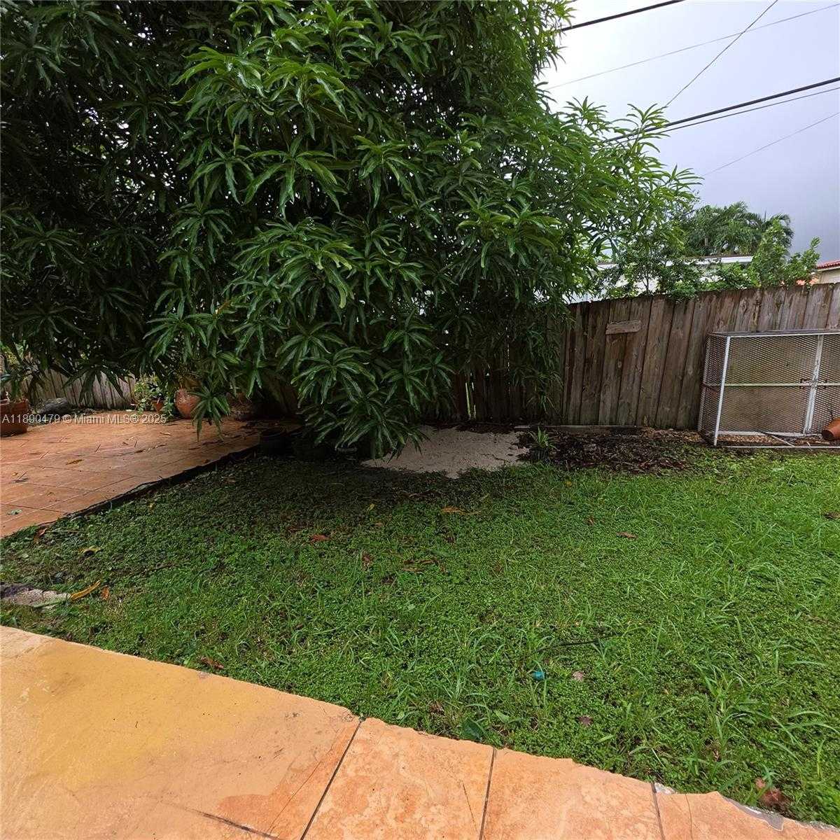 Small Image of 7600 SOUTH WEST 19TH TER, Miami Number 10