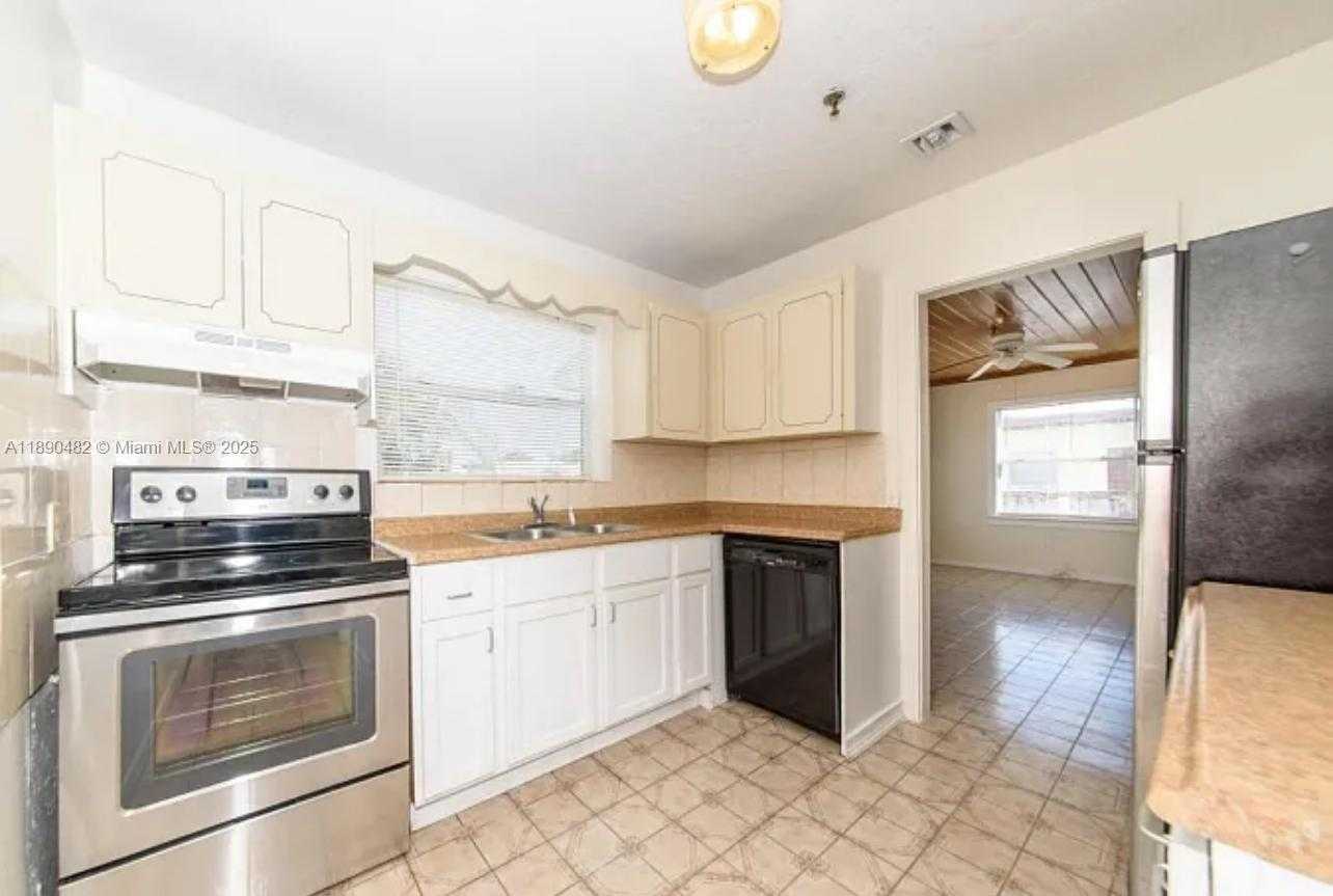 Small Image of 438 MALVERNE RD #1, West Palm Beach Number 3