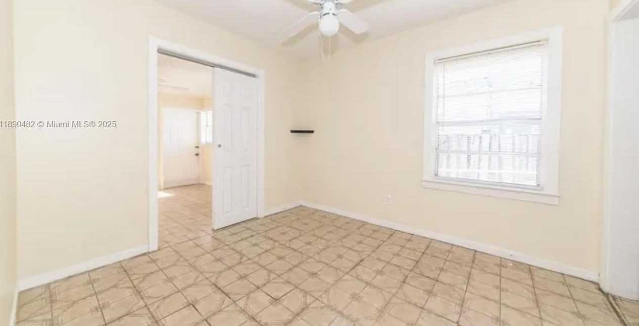 Small Image of 438 MALVERNE RD #1, West Palm Beach Number 5
