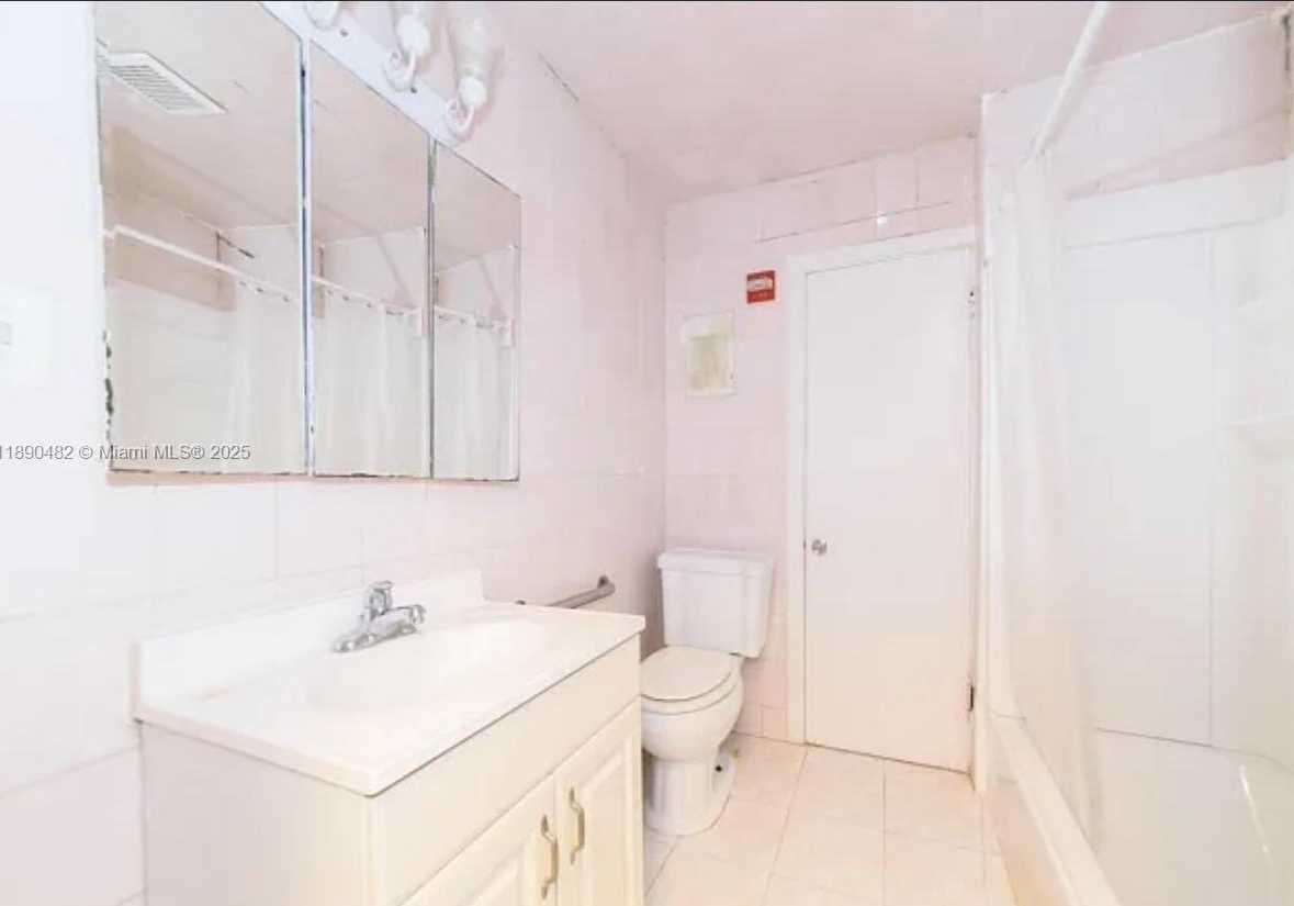 Small Image of 438 MALVERNE RD #1, West Palm Beach Number 7