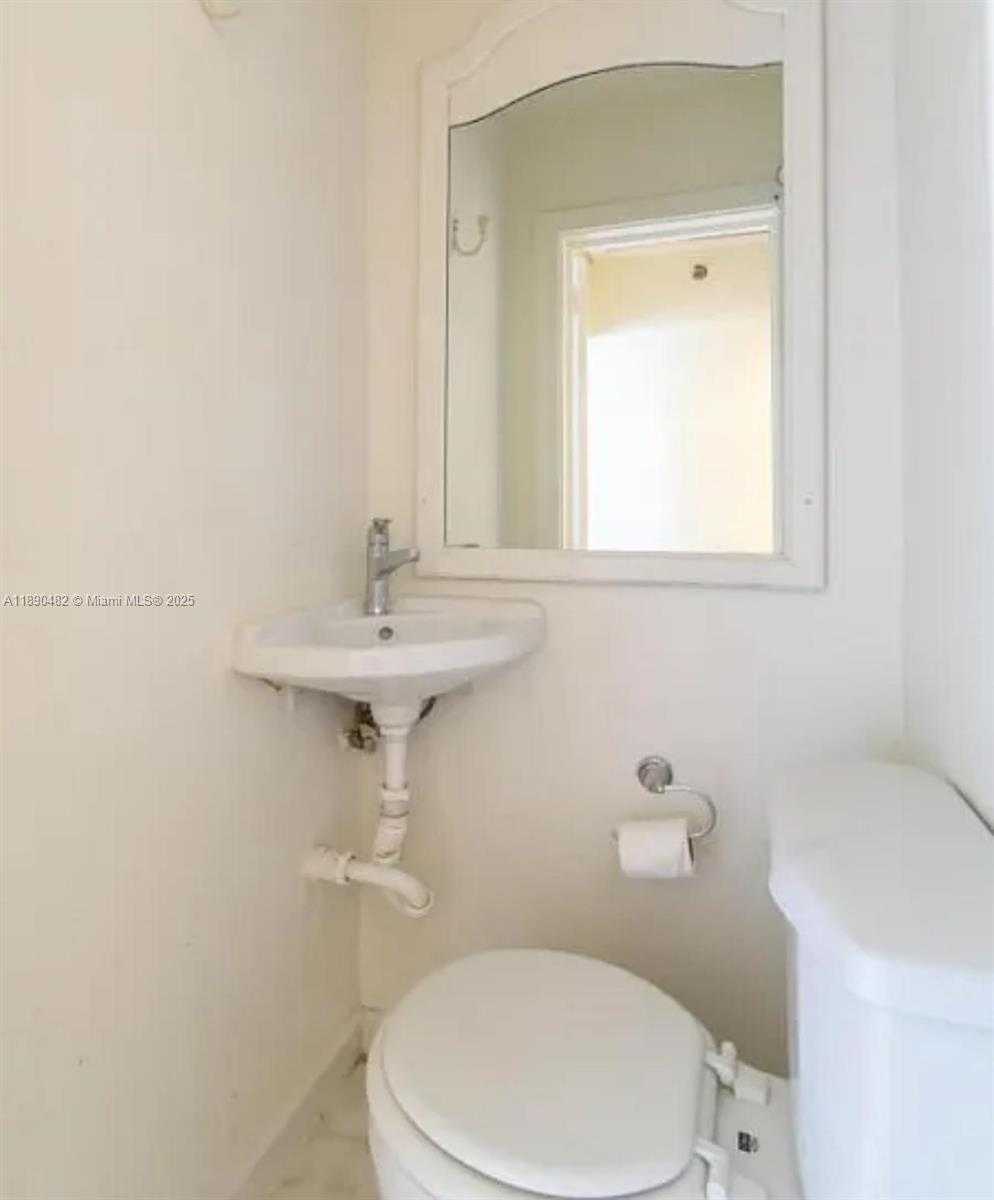 Small Image of 438 MALVERNE RD #1, West Palm Beach Number 8