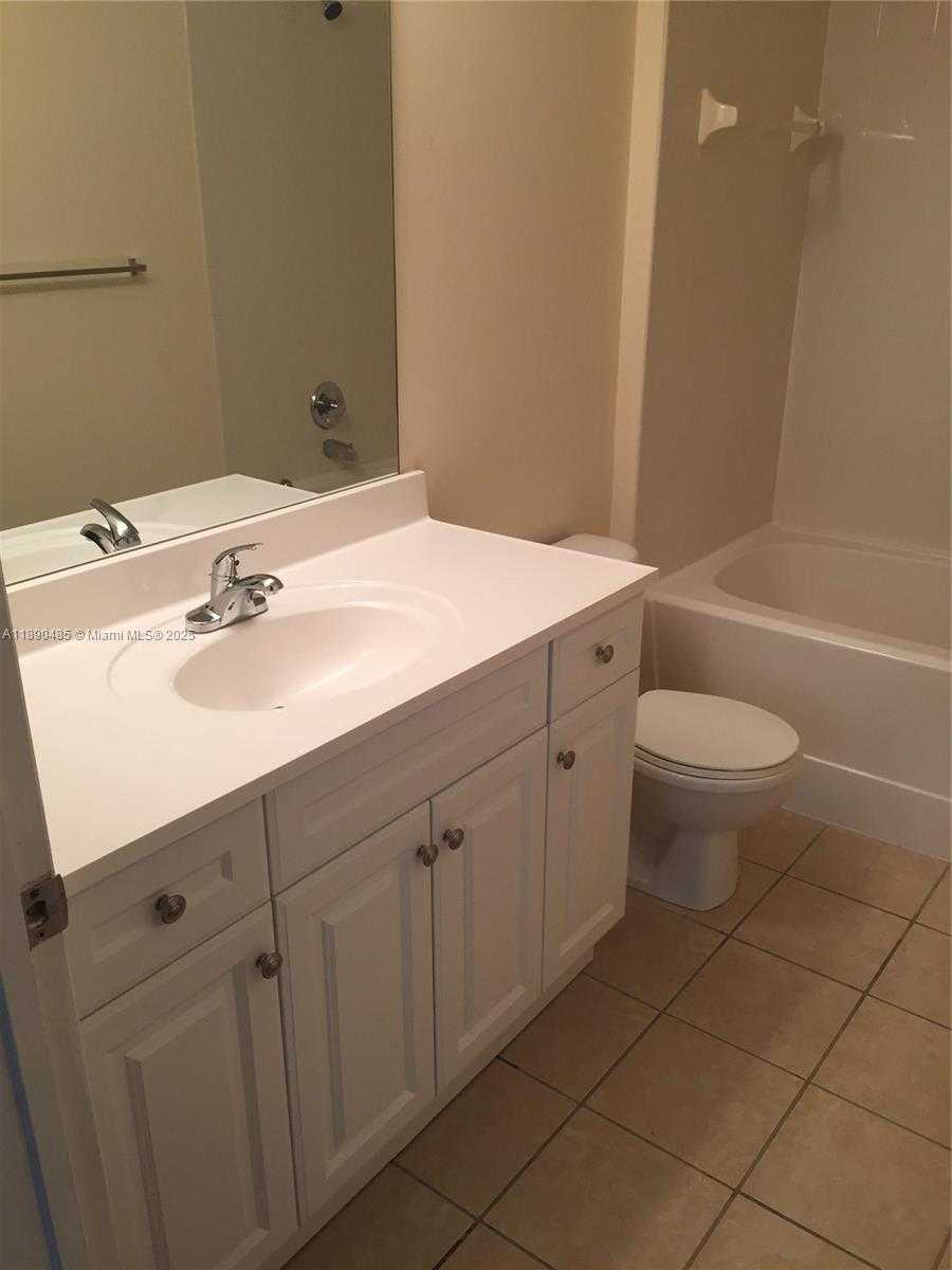 Small Image of 1900 VAN BUREN ST #501B, Hollywood Number 7