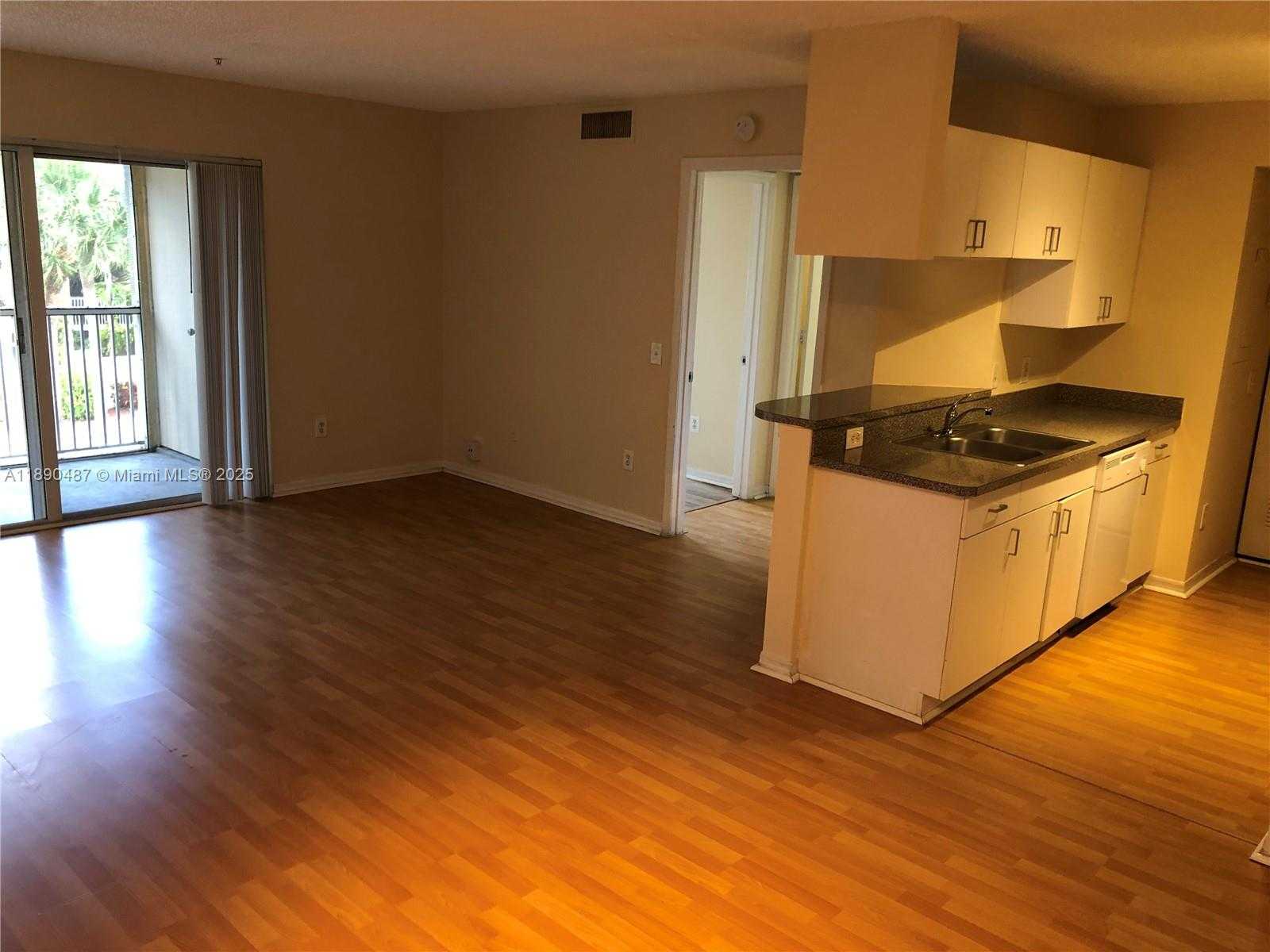 Small Image of 470 SOUTH PARK RD #7-308, Hollywood Number 6