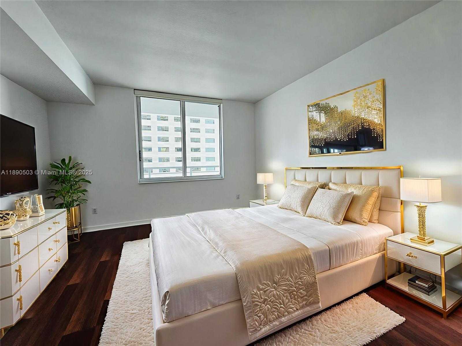 Small Image of 335 SOUTH BISCAYNE BLVD #2202, Miami Number 5