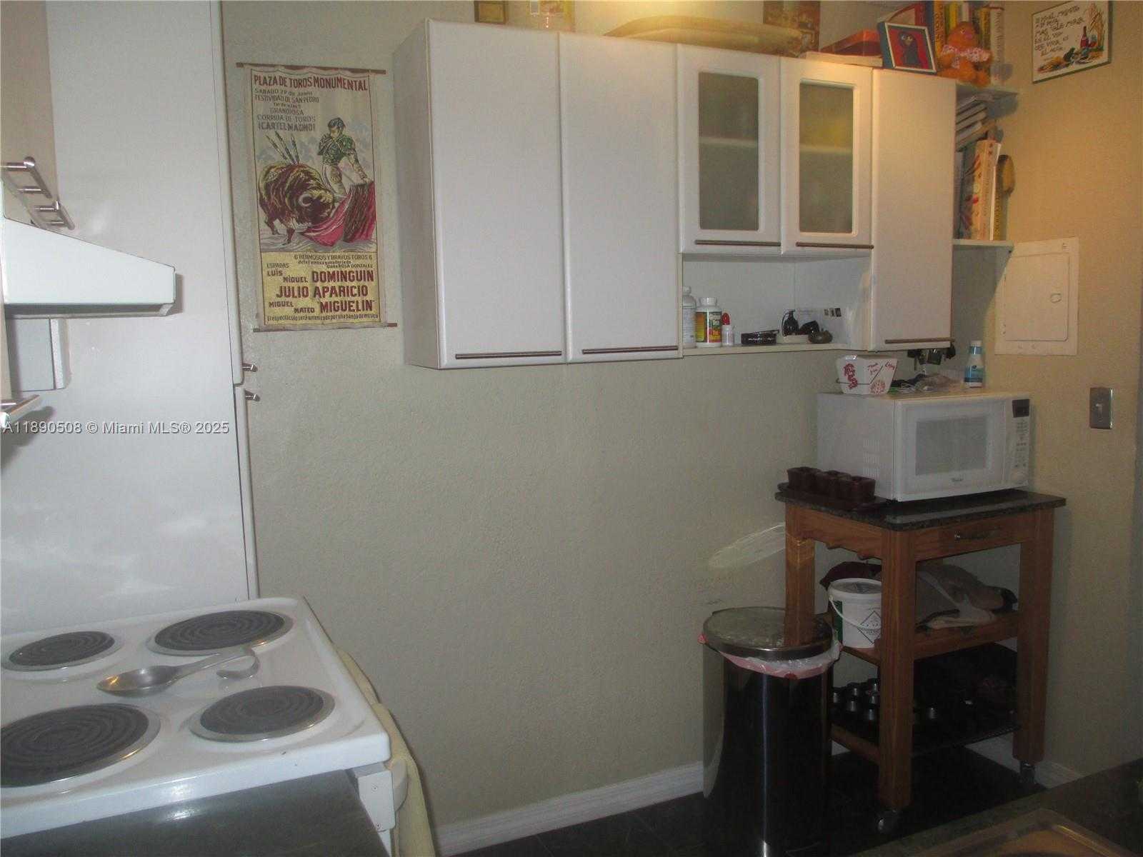 Small Image of 2016 BAY DR #405, Miami Beach Number 5