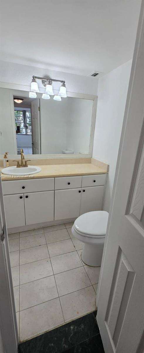 Small Image of 2016 BAY DR #405, Miami Beach Number 8