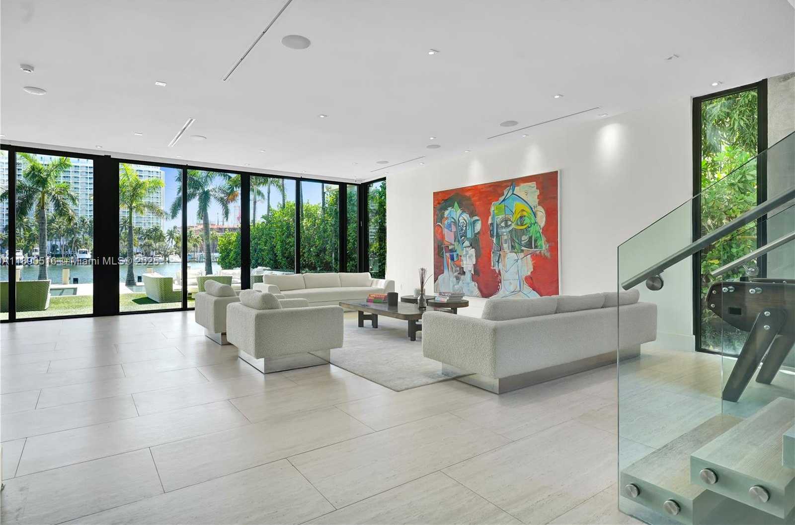 Small Image of 5501 PINE TREE DR, Miami Beach Number 17