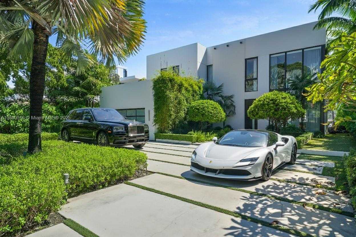 Small Image of 5501 PINE TREE DR, Miami Beach Number 38
