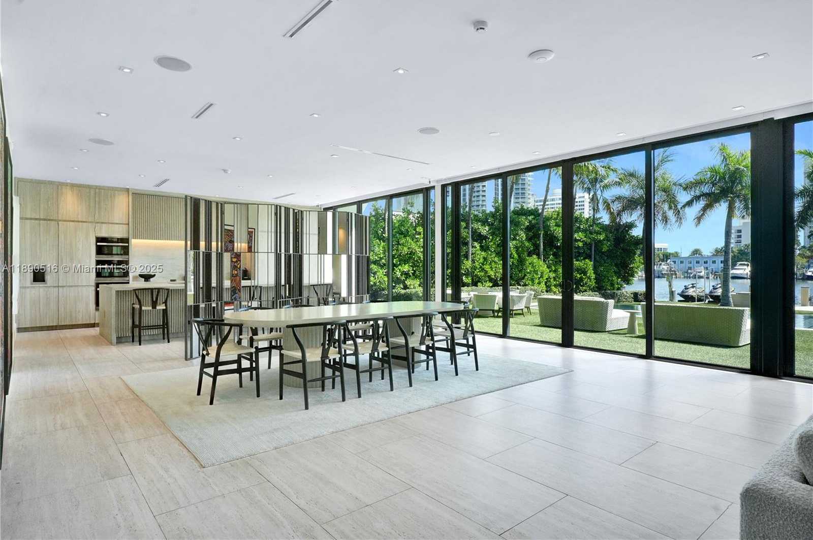 Small Image of 5501 PINE TREE DR, Miami Beach Number 9