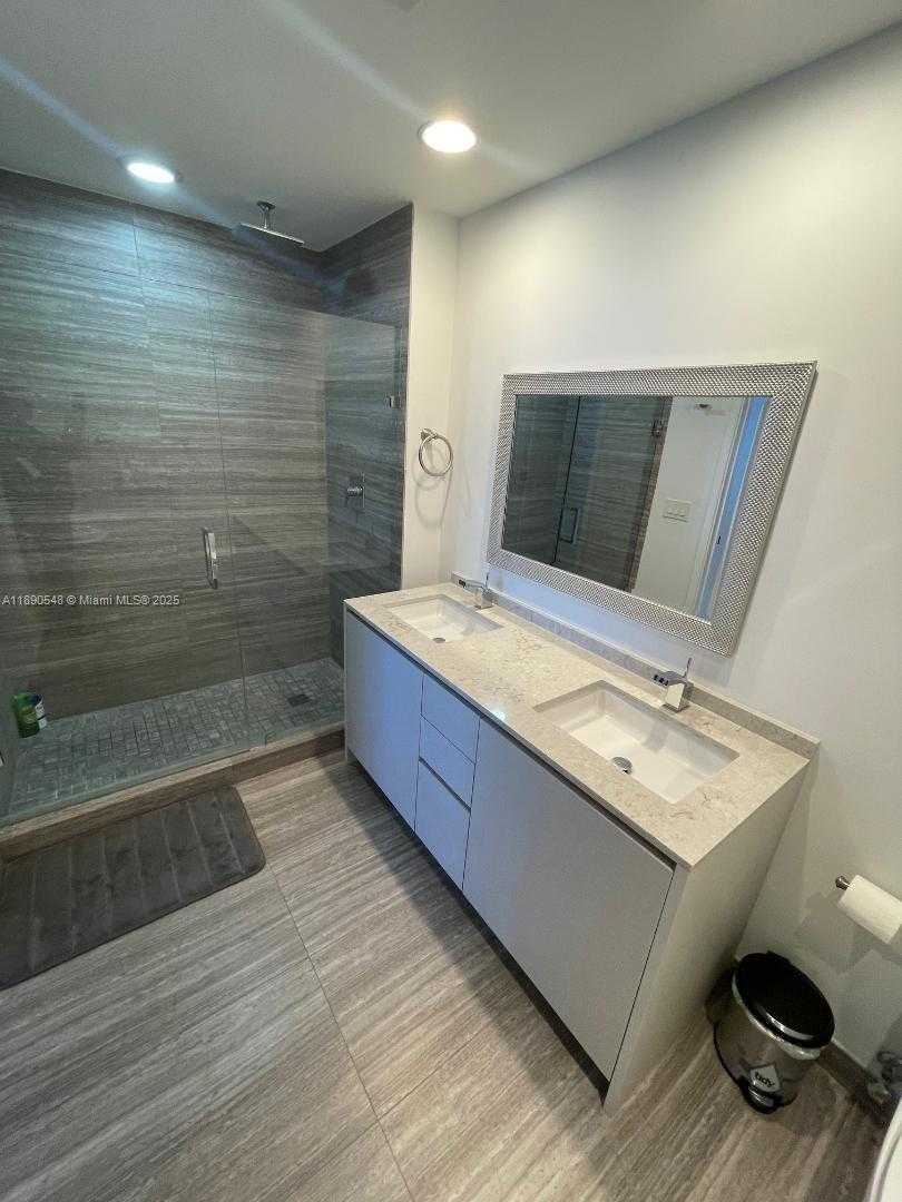 Small Image of 1010 BRICKELL AVE #2704, Miami Number 7