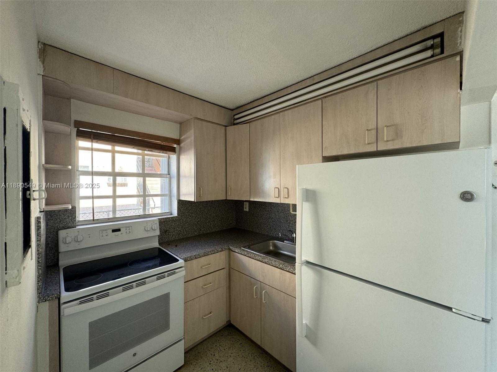 Small Image of 945 WEST 23RD ST #1, Hialeah Number 4