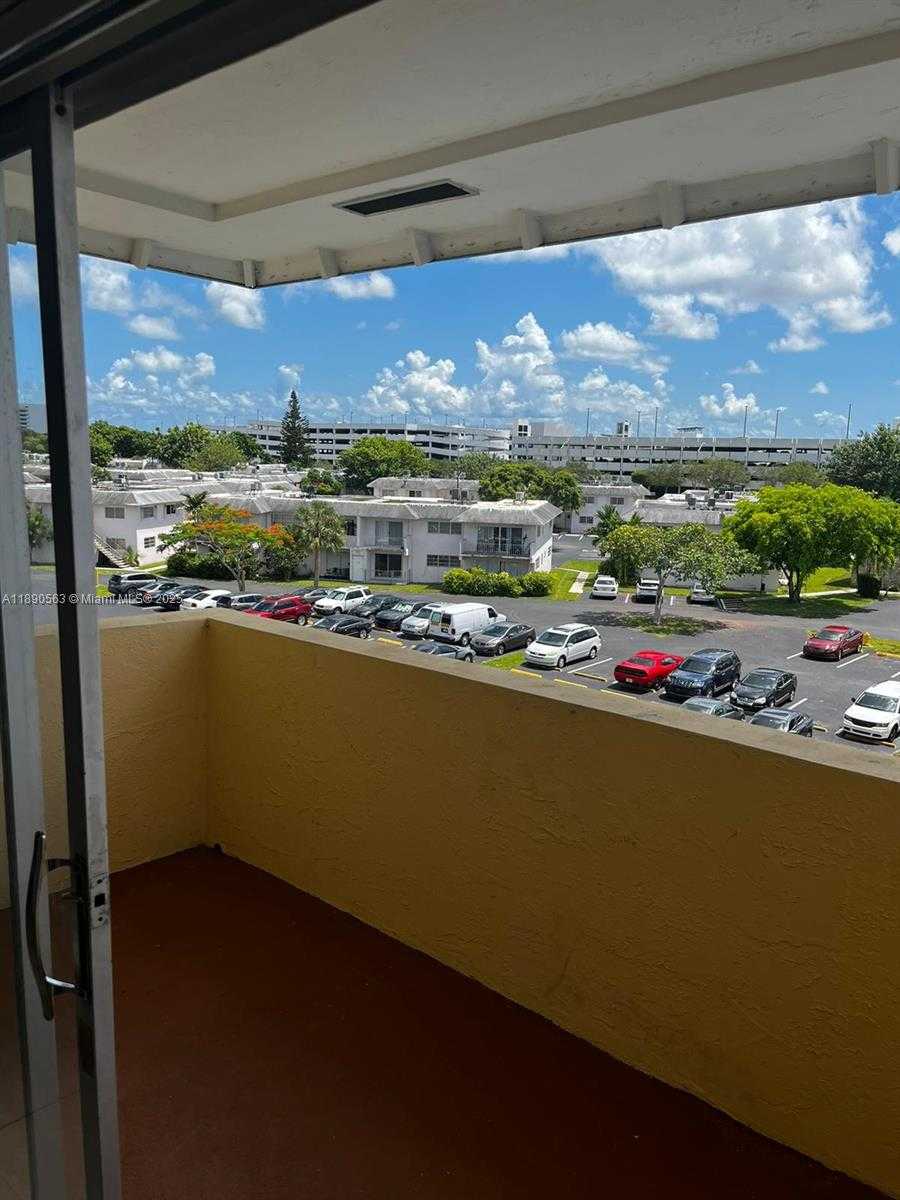 Small Image of 7410 SOUTH WEST 82ND ST #K411, Miami Number 5