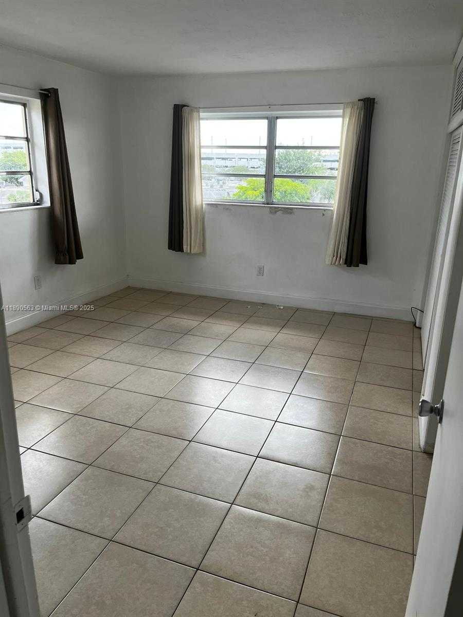 Small Image of 7410 SOUTH WEST 82ND ST #K411, Miami Number 9