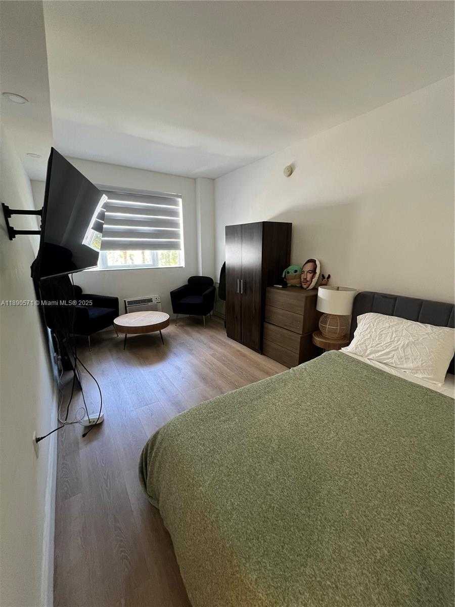 Small Image of 255 WEST 24TH ST #405, Miami Beach Number 2